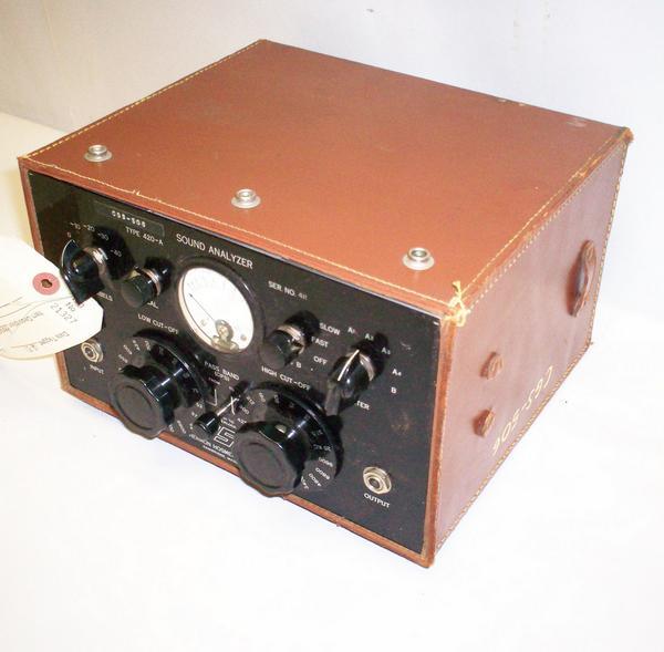 Hermon scott sound analyzer 420A w/ dial decibel scale 