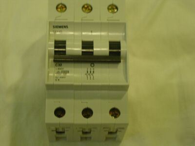 Siemens 3 pole mini circuit breaker p/n 5SX4332-7 32A