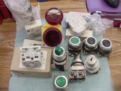 Lot of allen-bradley switches, 12 pieces. see list <