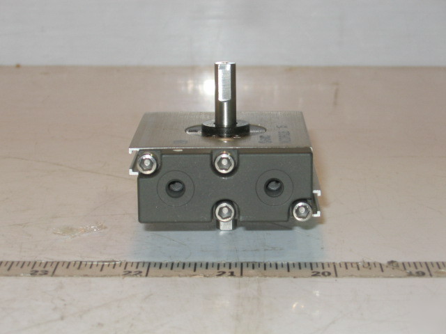 Smc rotary actuator, double shaft NCDRQBW15-90