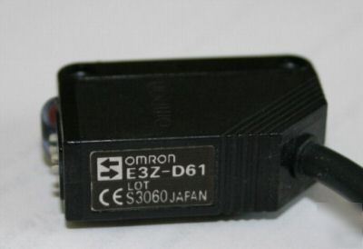Omron E3Z-D61 photoelectric sensor (830)X1