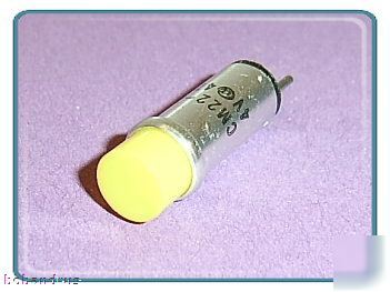 Cml (4 volts) yellow bi-pin cartridge lamp