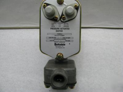 Barksdale directional pressure switch