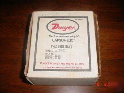 Dwyer 4050 capsuhelic differential pressure gage 0-50