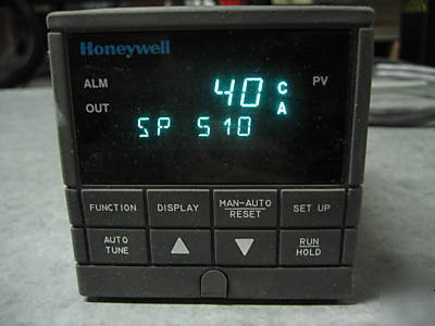 Honeywell DC230B-C0-0A-10-0000000-E0-0 temp controller