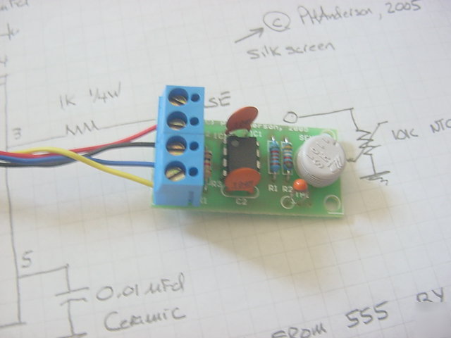 Relative humidity module using a humirel HS1101 sensor