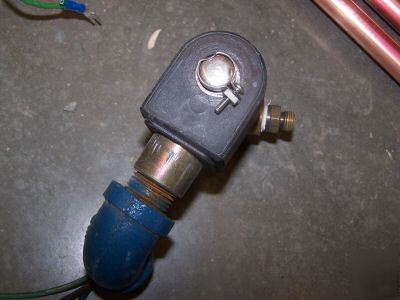 Parker valve, cat # 04F30O2106ACF4C05J, no label