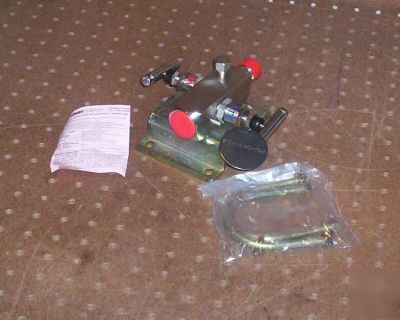 New oliver series G12FMS needle valve 6000 psi 316SS 