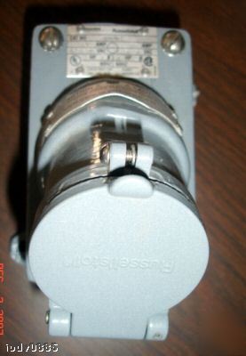 T&b, russellstoll explosionproof receptacle 4464 fc;*A2