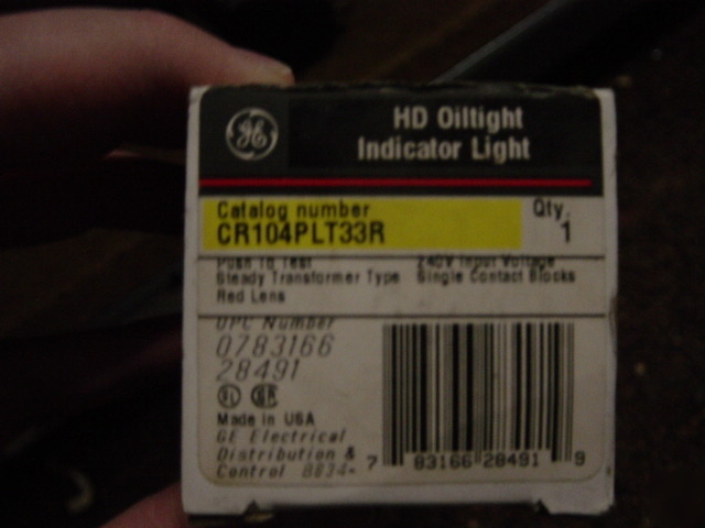 General electric CR104PLT33R red indicator light