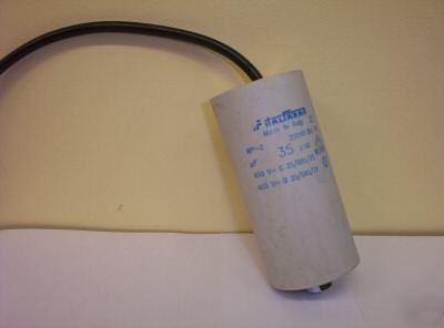Motor run capacitor 35UF 400/450 volts with flying lead
