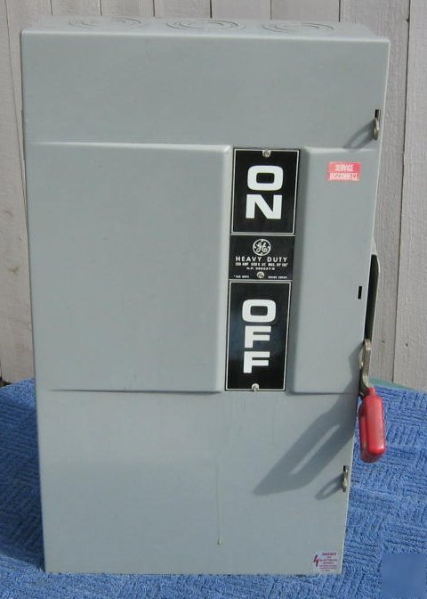 Ge heavy duty 200 amp 600 vac saftey switch box