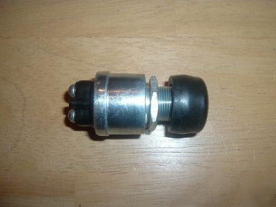 Tractor push-button ignition switch, with rubber cap