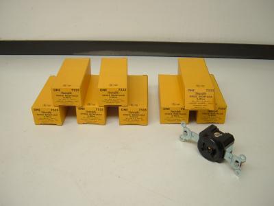 Hubbell twist-lock single receptacle 15A lot of 8