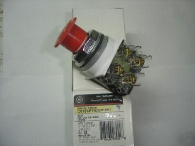 General electric CR104PTR20A0R91 hd push/turn red 