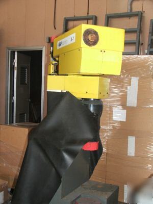 Like new robot by fanuc a model a-1 w/controller 