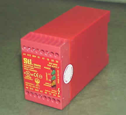 Sti SR06AM universal safey relay