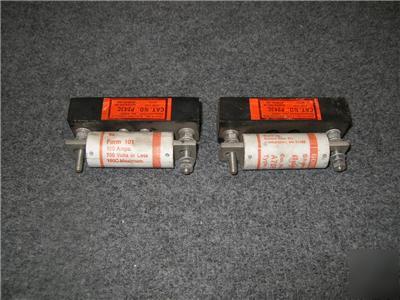 Gould 100A 700V fuse lot (2) fuses with mounts form 101