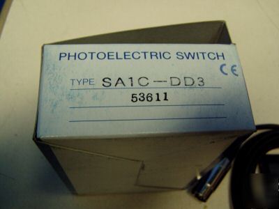 New idec photoelectric sensor m/n: SA1C-DD3 - in box