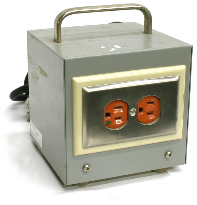 Diamond magnetics shielded line noise isolator DM32