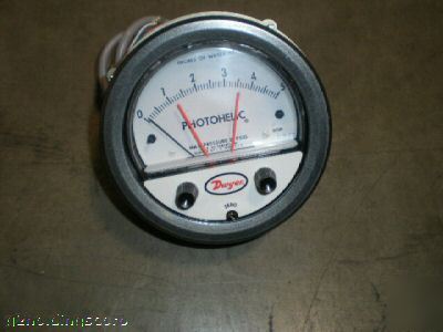Dwyer series 3000MR photohelic gauge