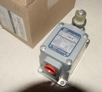 New square d heavy duty foundry switch in box 