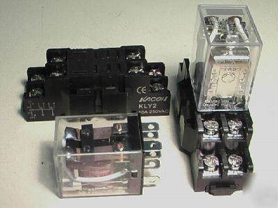 12 volt dc relay with mounting socket 