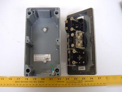 Allen bradley enclosure w/ on/off switch & light nema 4