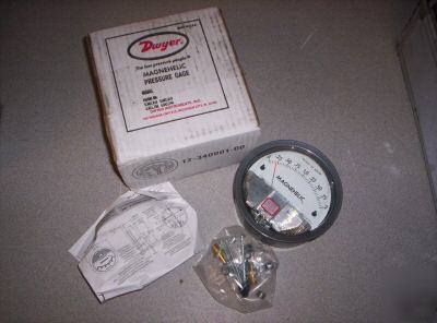 Dwyer 2002 magnehelic differential pressure gauge gage