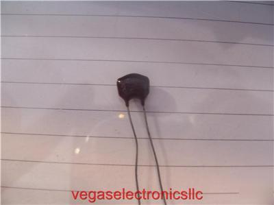 Lots of cherry ceramic radial capacitors CM4CD080D0