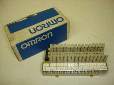 Omron relay block out base P7TF-OS16 24 vdc * *