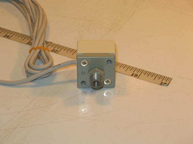 New smc pressure switch ISE4B-T1-25