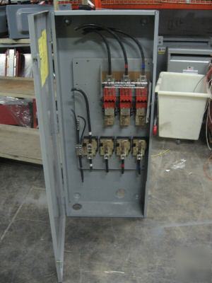Cutler hammer disconnect switch 400 amp 250V DH325NGK