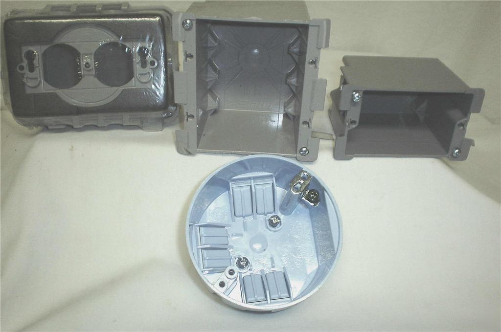 Lot of 25 pvc junction boxes~3 gang with swing brackets