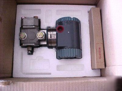 New foxboro transmitter IDP10-D22B11P-N2L1