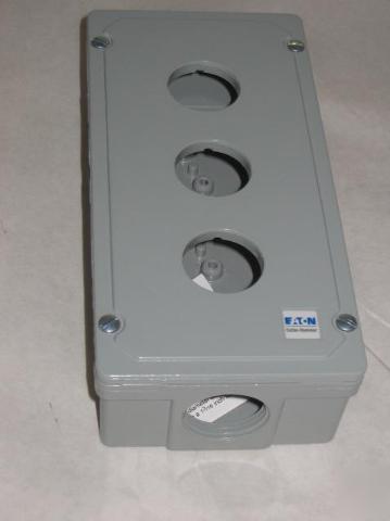 C-h 10250TN3 3 hole oiltight nema 3,4 pushbutton box