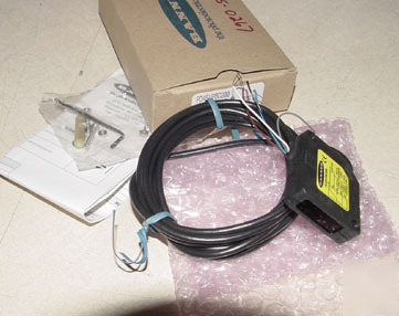 New banner PD45VP6C200 laser photo sensor in box
