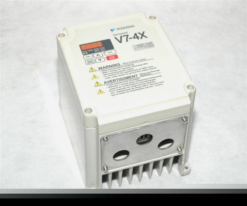 Yaskawa V7-4X varispeed cimr-V7CU20P44 ac drive vfd
