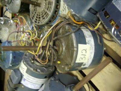 Ge: 5KCP39HGG402FT 1/4 hp 208-230 1075/750 rot: -> <-