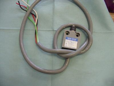Honeywell / micro switch 914CE18-3 limit switch. nob