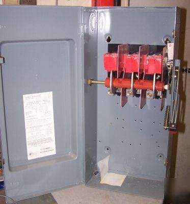 New square d 200 amp safety switch nema 1 HU364 nf