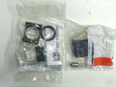 Cutler-hammer E22H3X6 green indicating light 120VAC 
