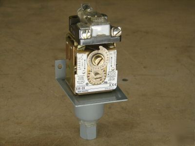 Allen bradley pressure air switch 836-C6