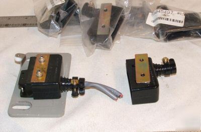 New (1) omron micro lever switch terminal boot cover 