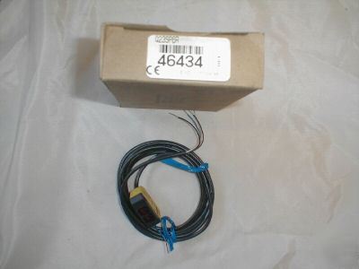 Banner Q23SN6R mini dc photoelectric sensor