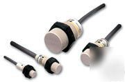 New omron E2F-X2Y1 - E2FX2Y1 proximity sensor (bb)