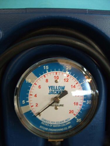 Yellow jacket gas pressure test kit 78060 w/ case