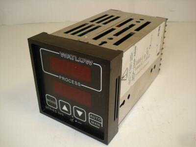 Watlow- temperature controller- 945A-1DA0-A000