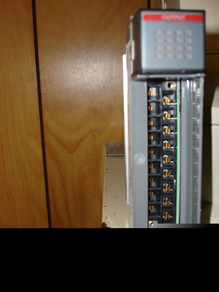 Allen-bradley ab 1746-OA16 1746OA16 16PT ac output card