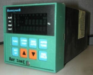 Honeywell UDC3000 Â¼-din universal digital controller